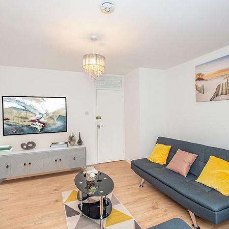 Stunning Four Bedroom House Close To Excel, O2 & Central London With Free Parking Bagian luar foto