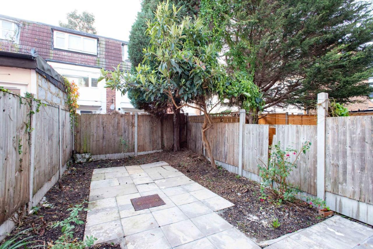 Stunning Four Bedroom House Close To Excel, O2 & Central London With Free Parking Bagian luar foto