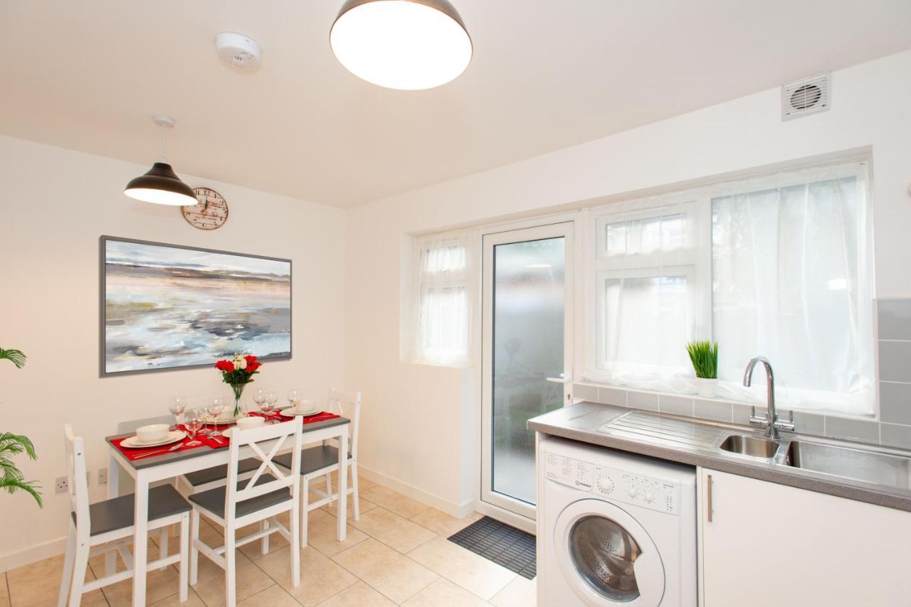 Stunning Four Bedroom House Close To Excel, O2 & Central London With Free Parking Bagian luar foto