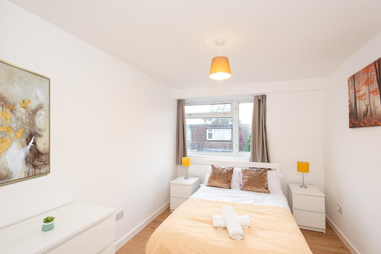 Stunning Four Bedroom House Close To Excel, O2 & Central London With Free Parking Bagian luar foto