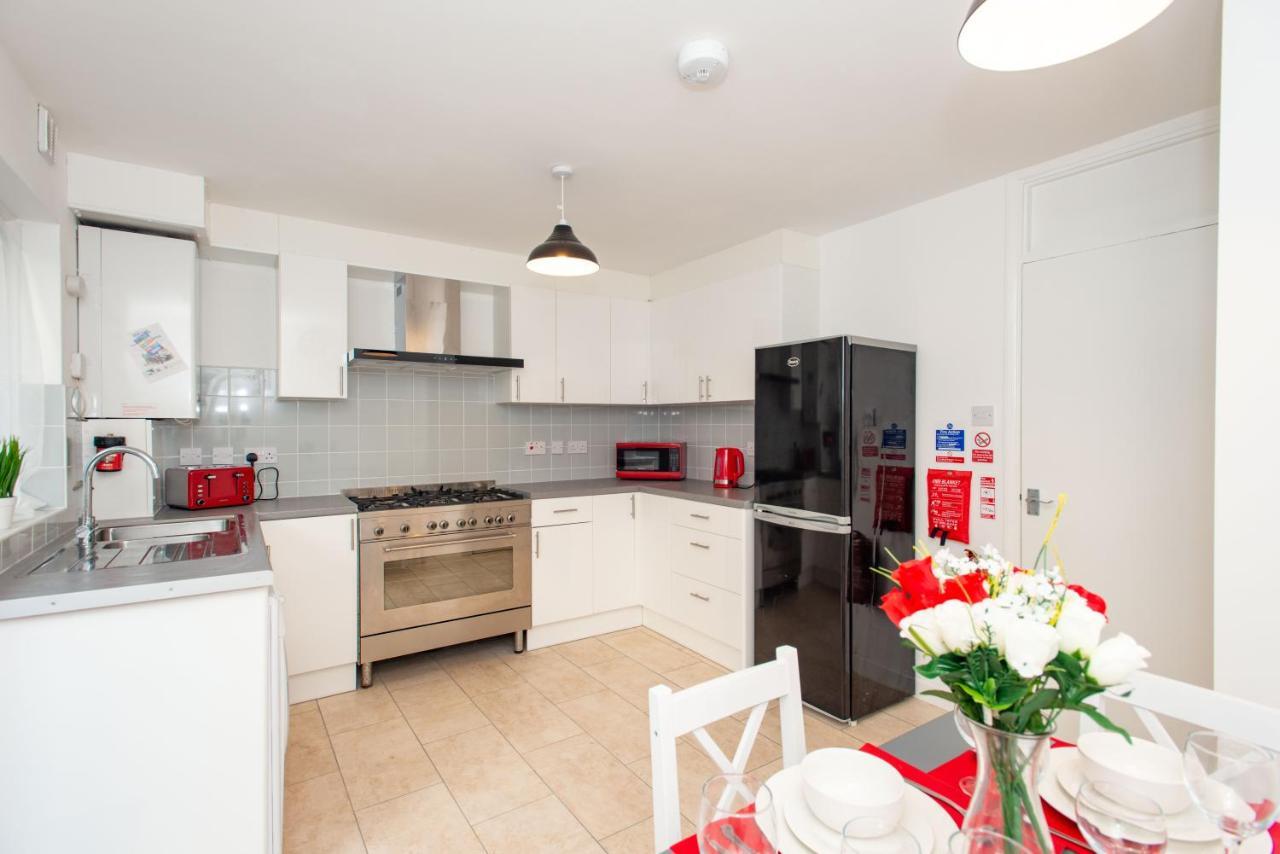 Stunning Four Bedroom House Close To Excel, O2 & Central London With Free Parking Bagian luar foto