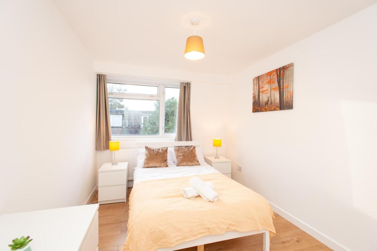 Stunning Four Bedroom House Close To Excel, O2 & Central London With Free Parking Bagian luar foto